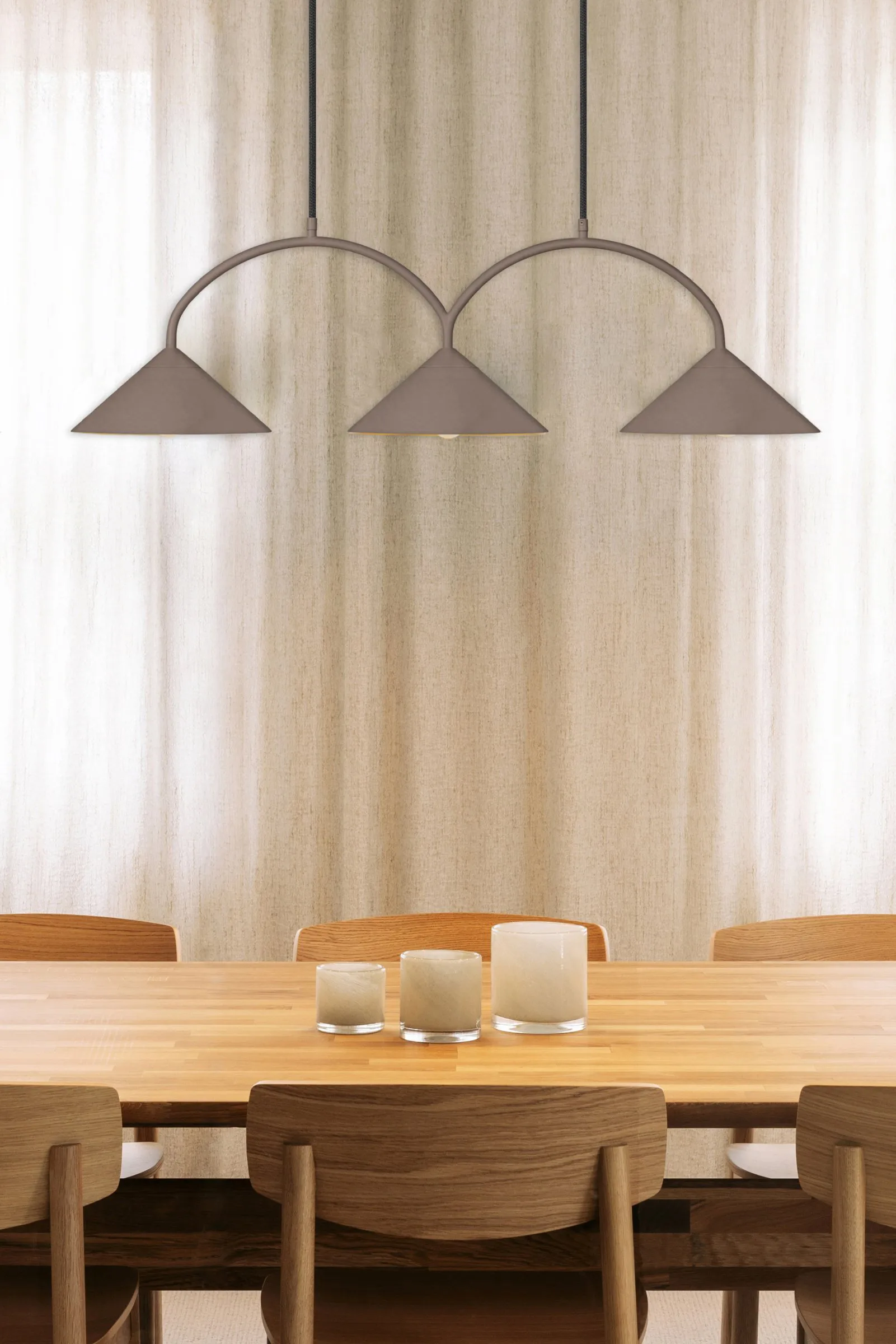 Lámpara colgante Curve 3, Moca Globen Lighting