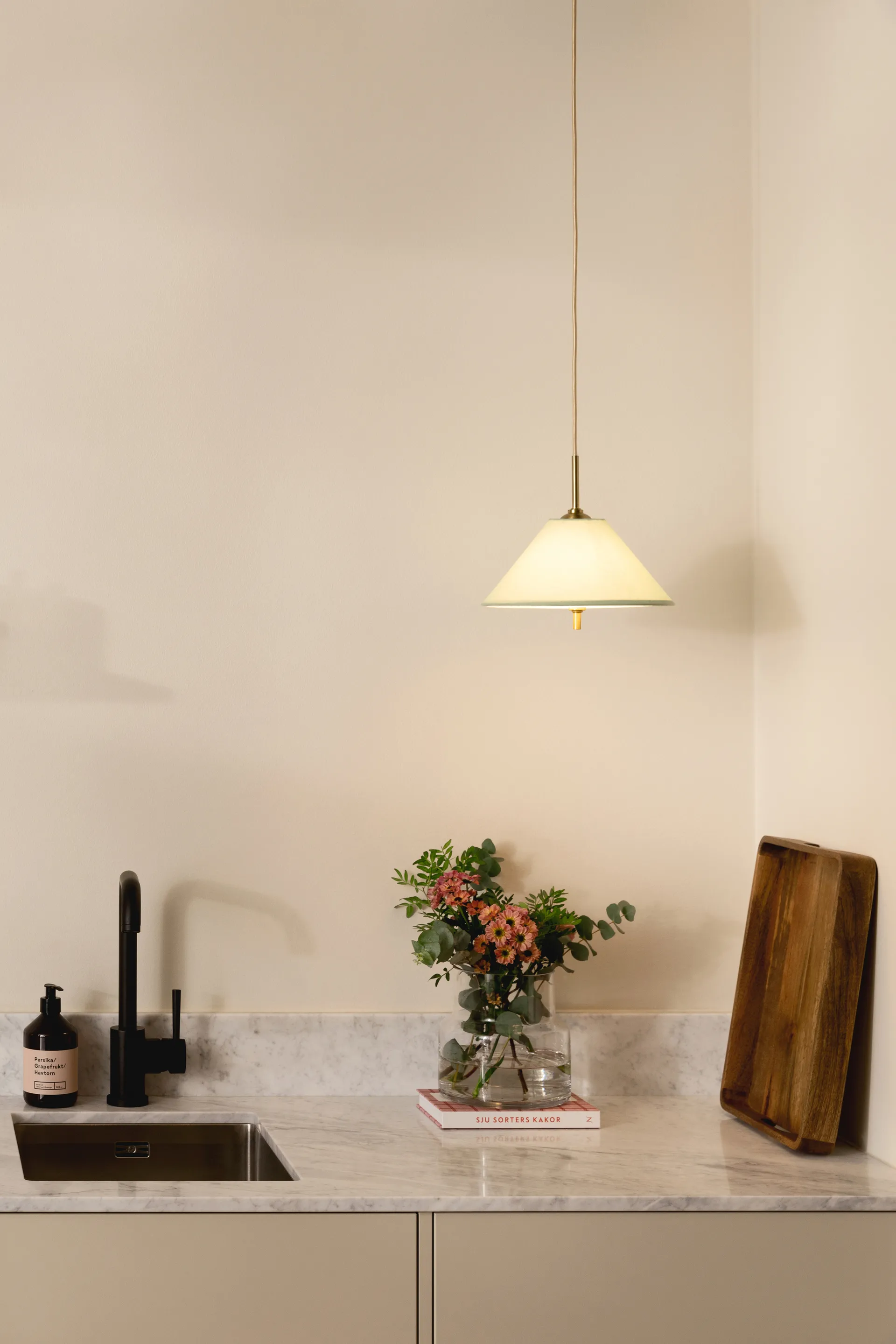 Lámpara colgante Iris 25, Verde Globen Lighting