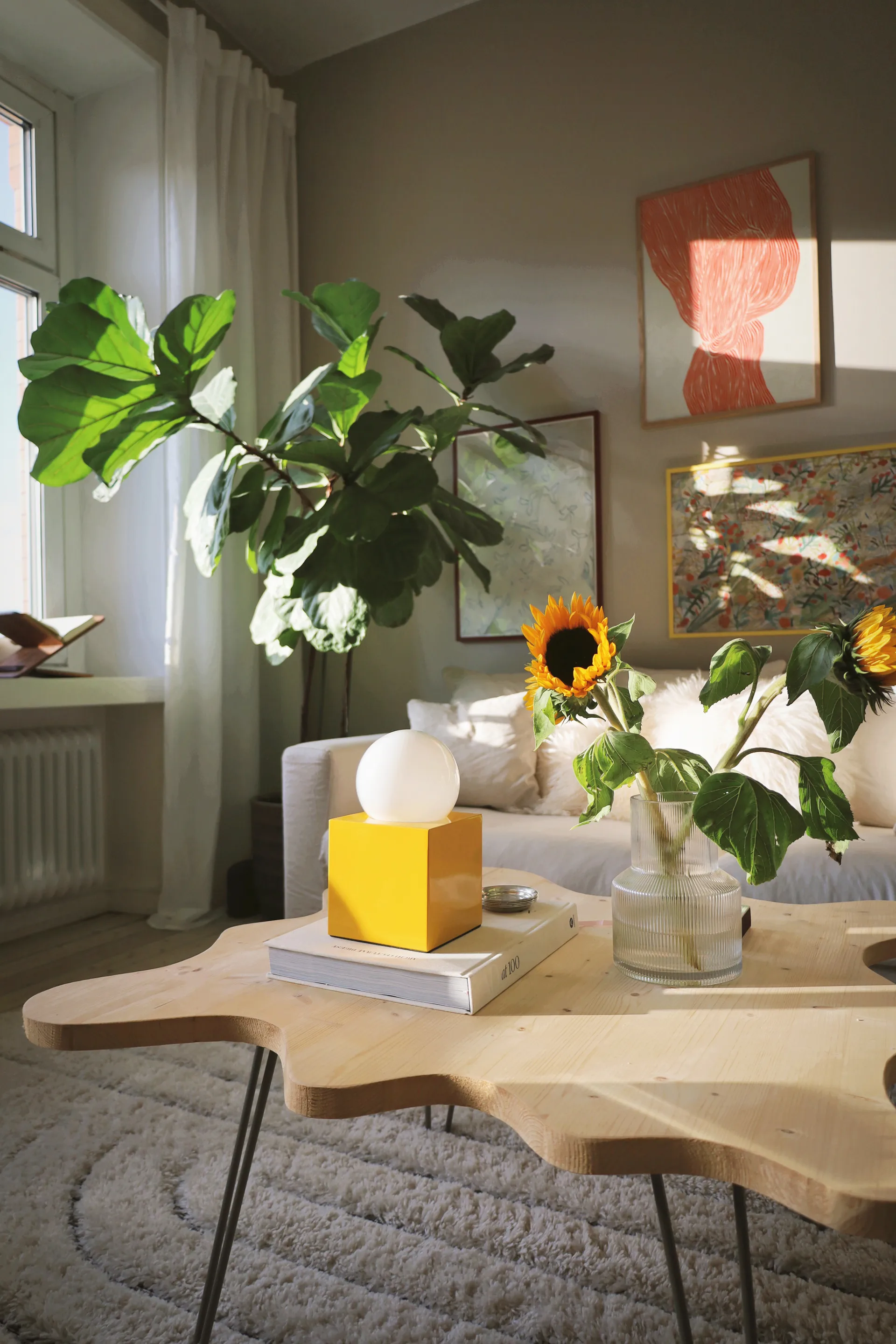 Lámpara de mesa Bob 14, Amarillo Globen Lighting