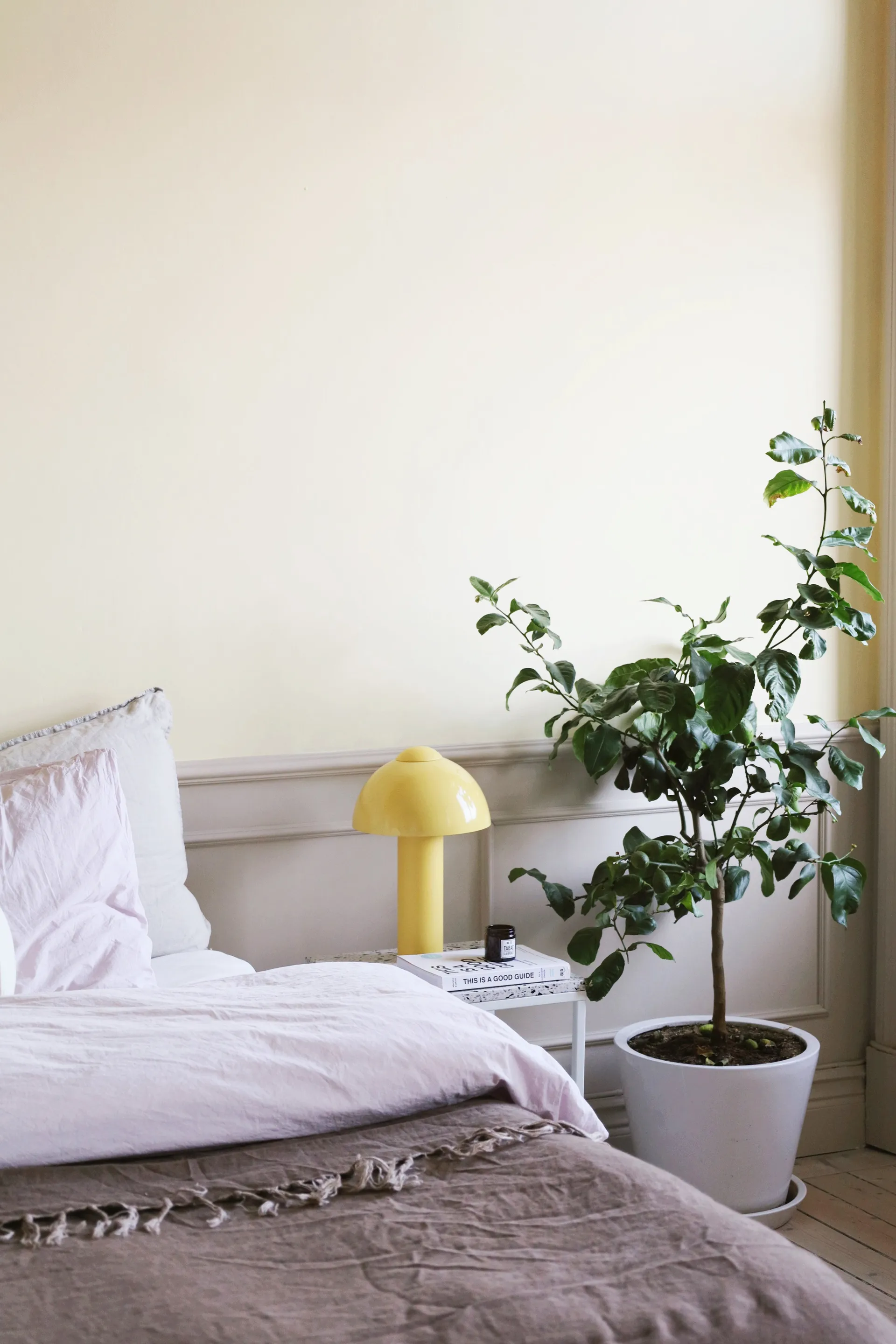 Lámpara de mesa Buddy 23 36 cm, Amarillo Globen Lighting