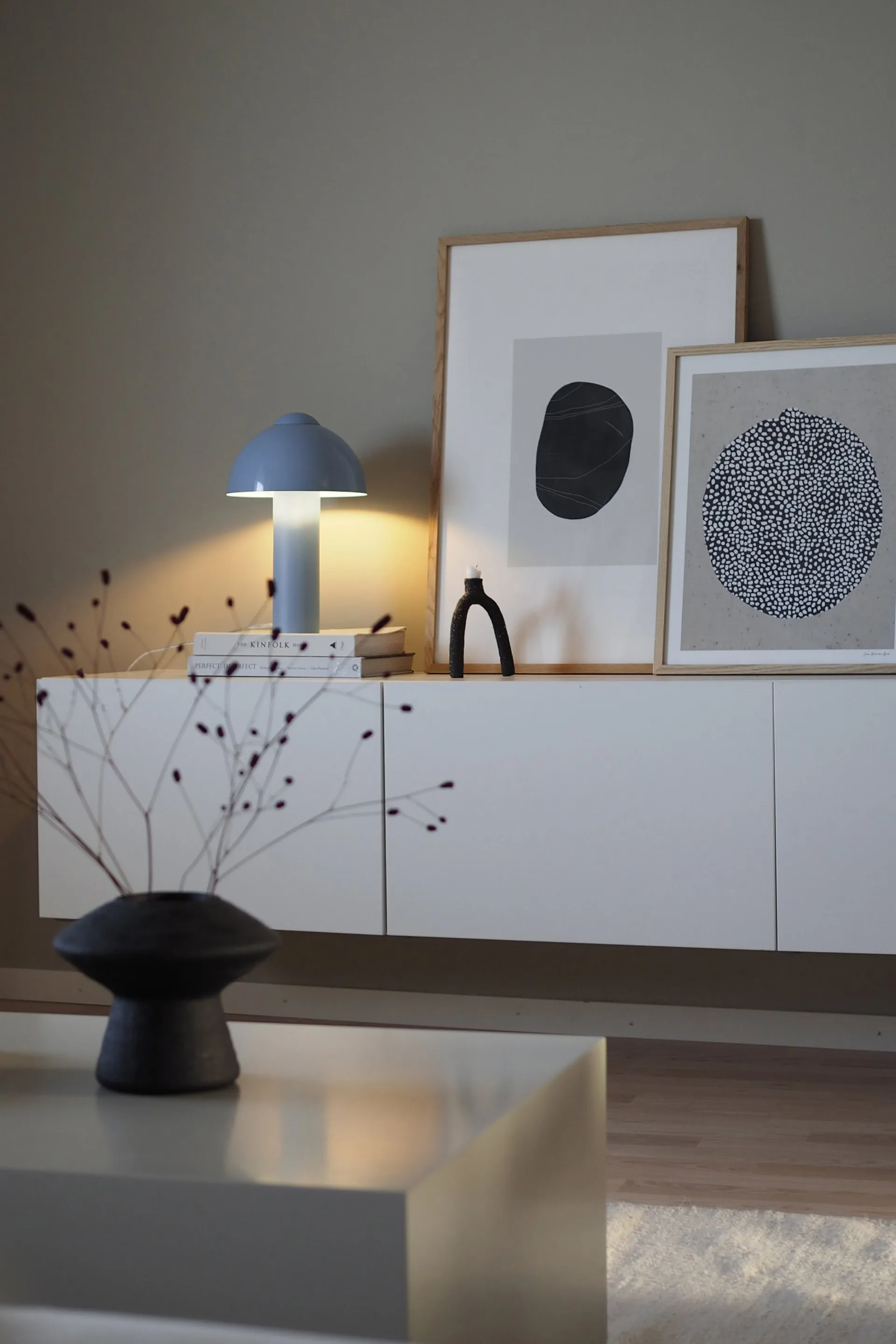 Lámpara de mesa Buddy 23 36 cm, Azul claro Globen Lighting