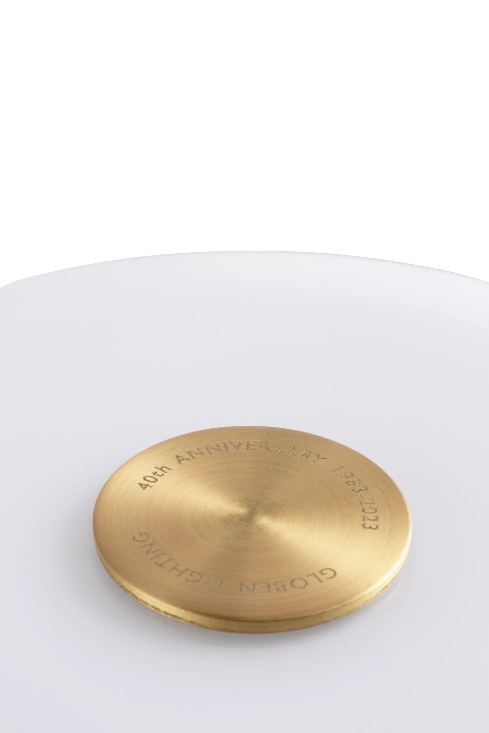 Lámpara de mesa Bullen 25, Blanco Globen Lighting