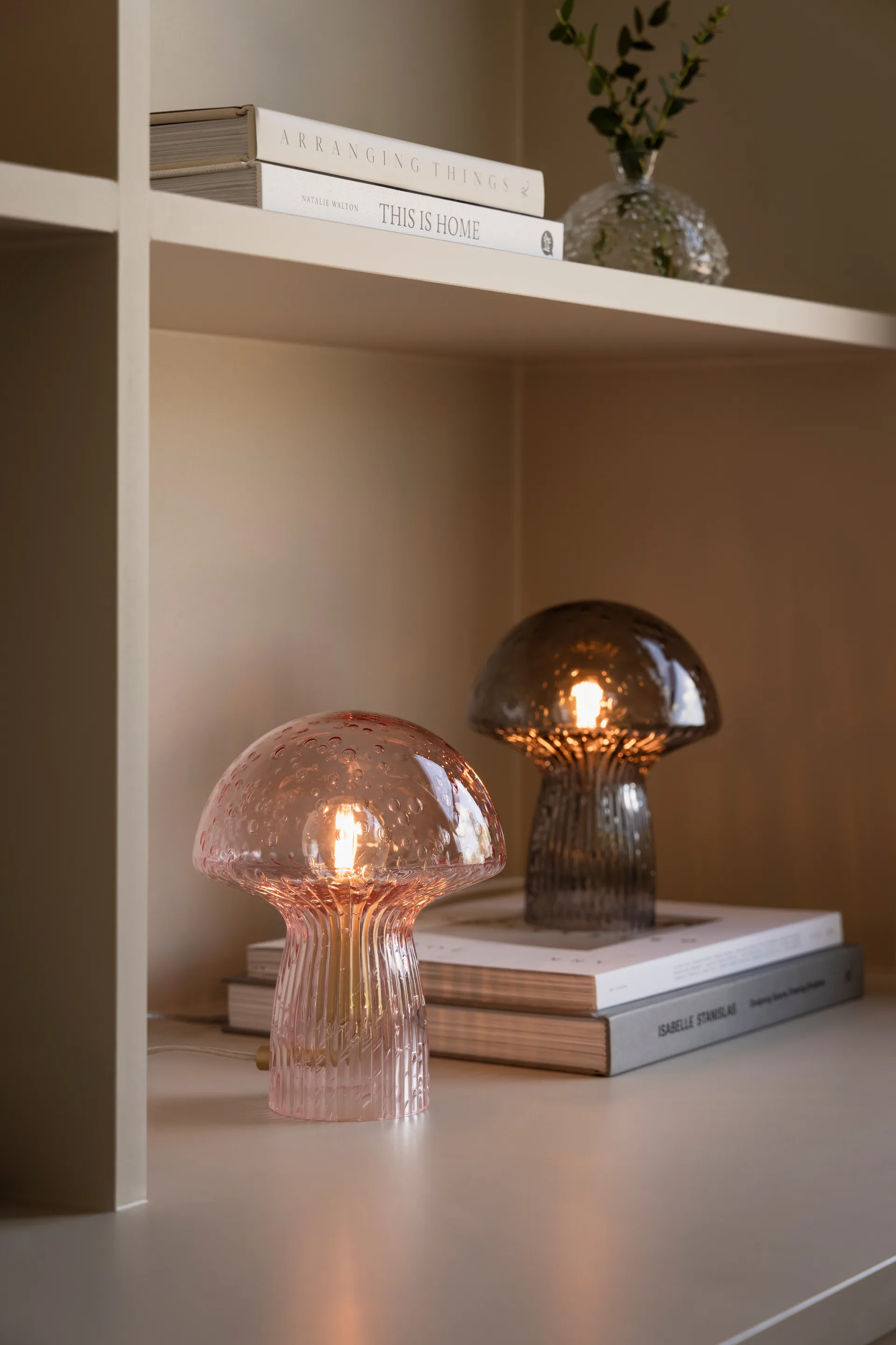 Lámpara de mesa Fungo Special Edition Ahumado, Ø16 cm, H:20 cm Globen Lighting