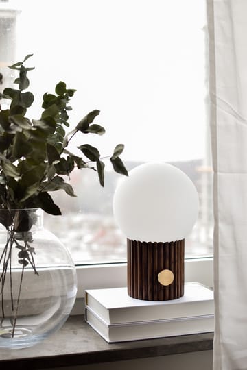 Lámpara de mesa Hubble Ø15 cm - nogal - Globen Lighting