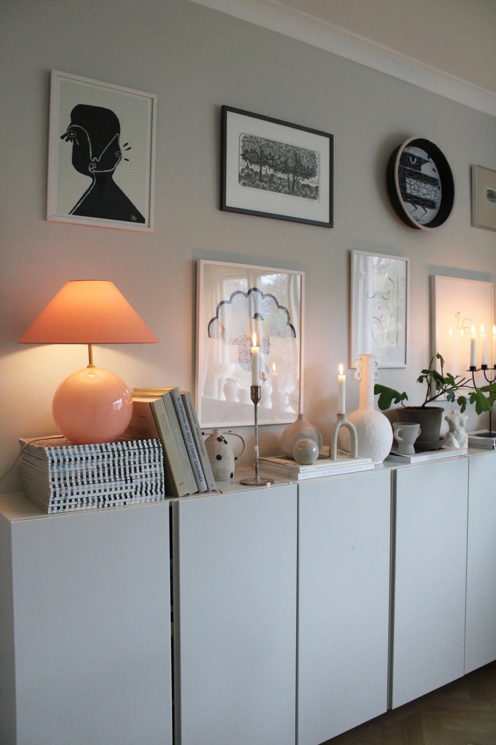 Lámpara de mesa Iris 35 39 cm, Blush Globen Lighting