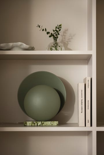 Lámpara de mesa Orbit - Verde musgo - Globen Lighting