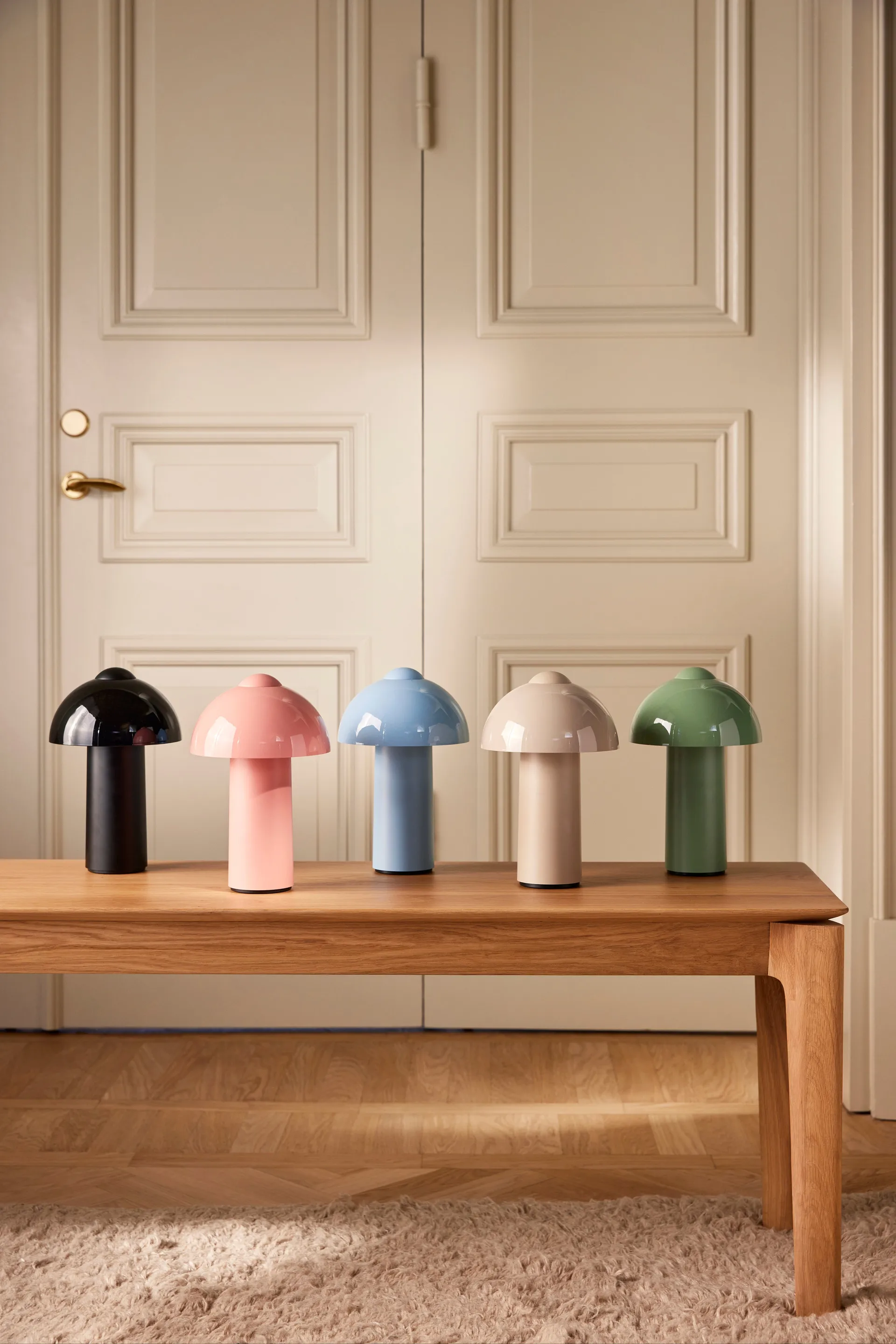 Lámpara de mesa portátil Buddy, Negro Globen Lighting