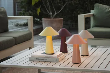 Lámpara de mesa portátil Cannes - Amarillo avena - Globen Lighting