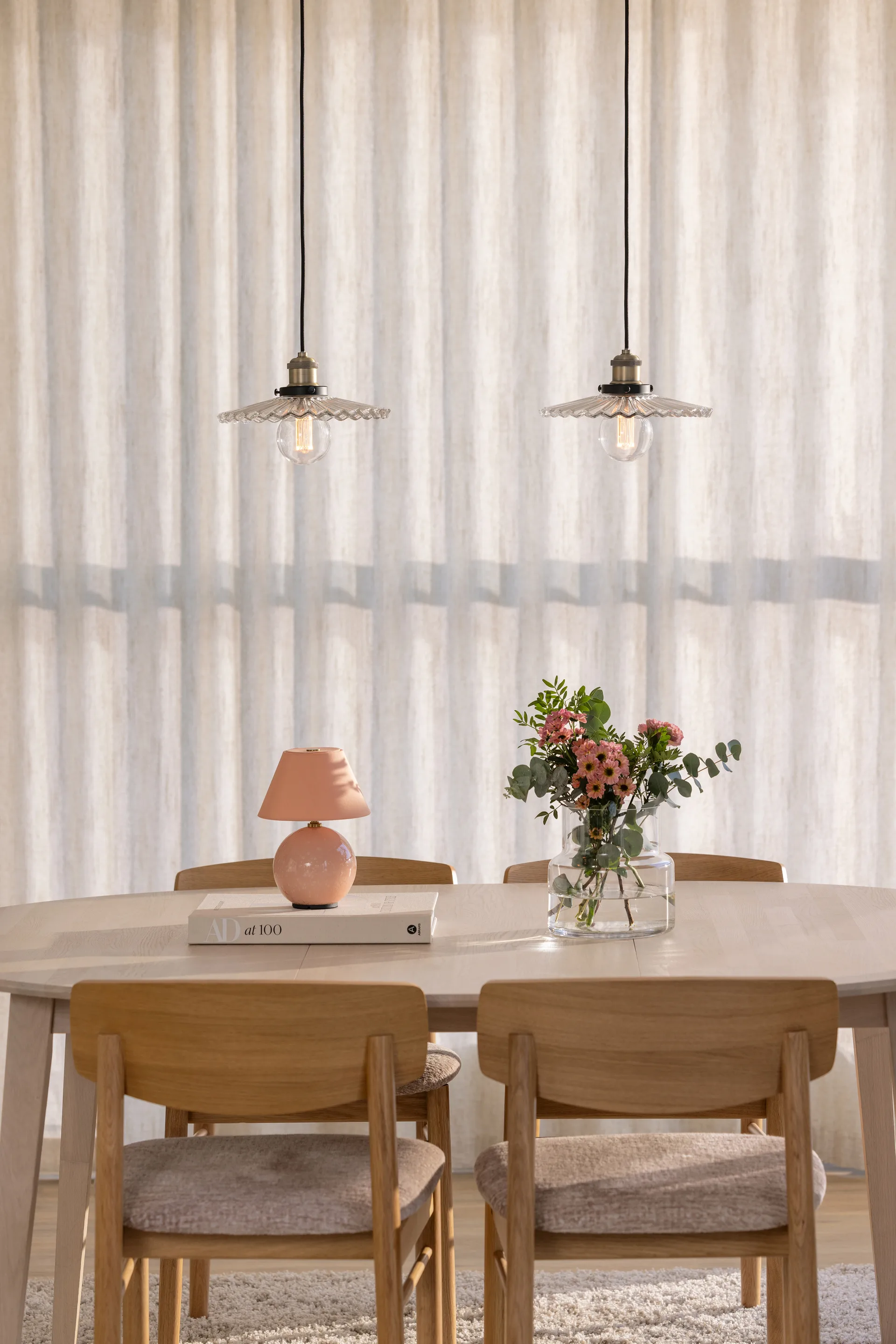 Lámpara de mesa portátil Iris 16, Blush Globen Lighting