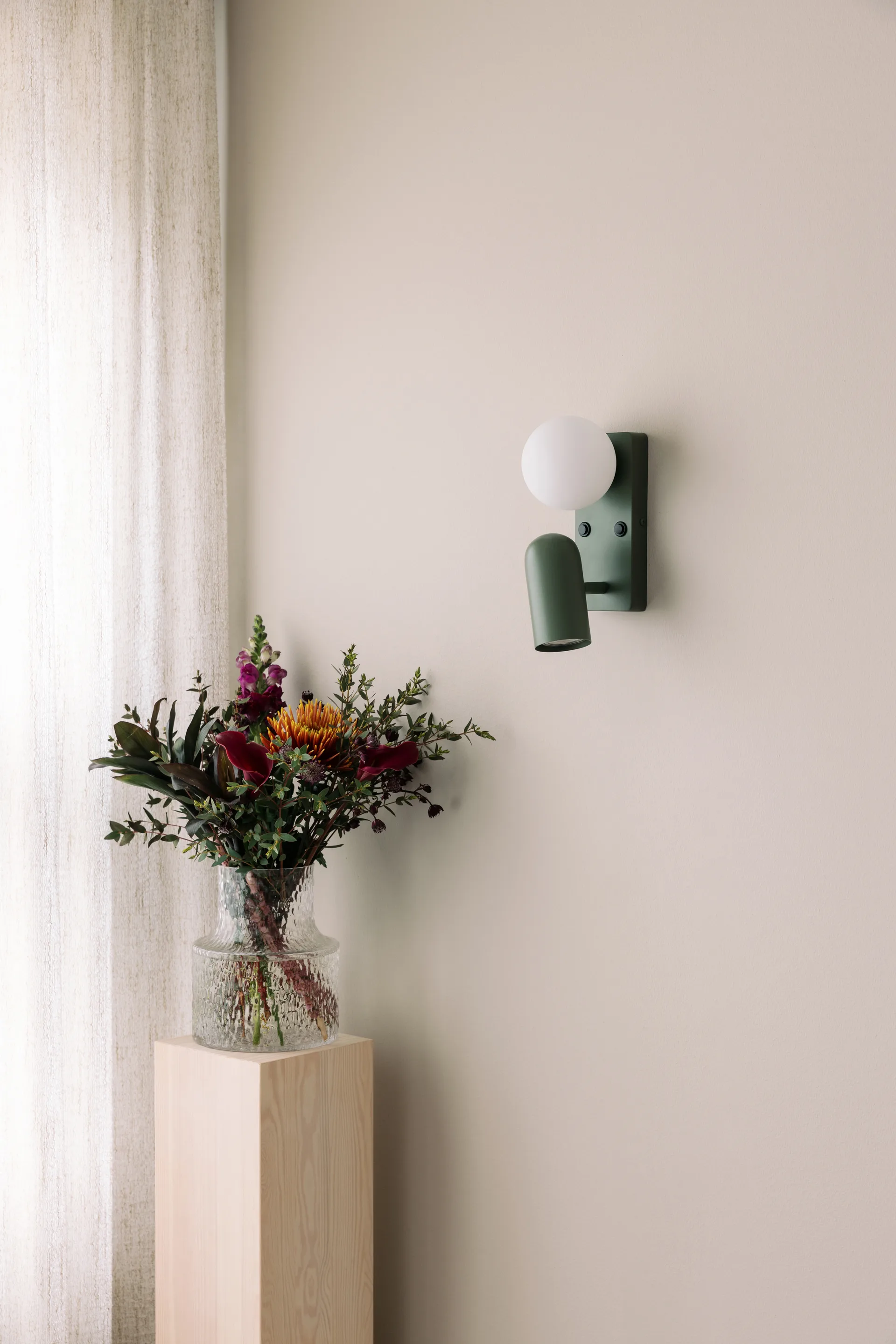 Lámpara de pared Doppio, Verde Globen Lighting