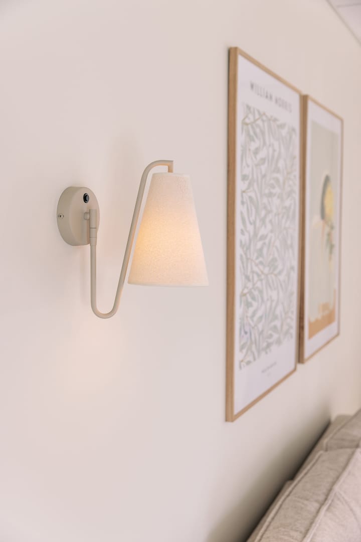 Lámpara de pared Lou, Bouclé blanco-beige Globen Lighting