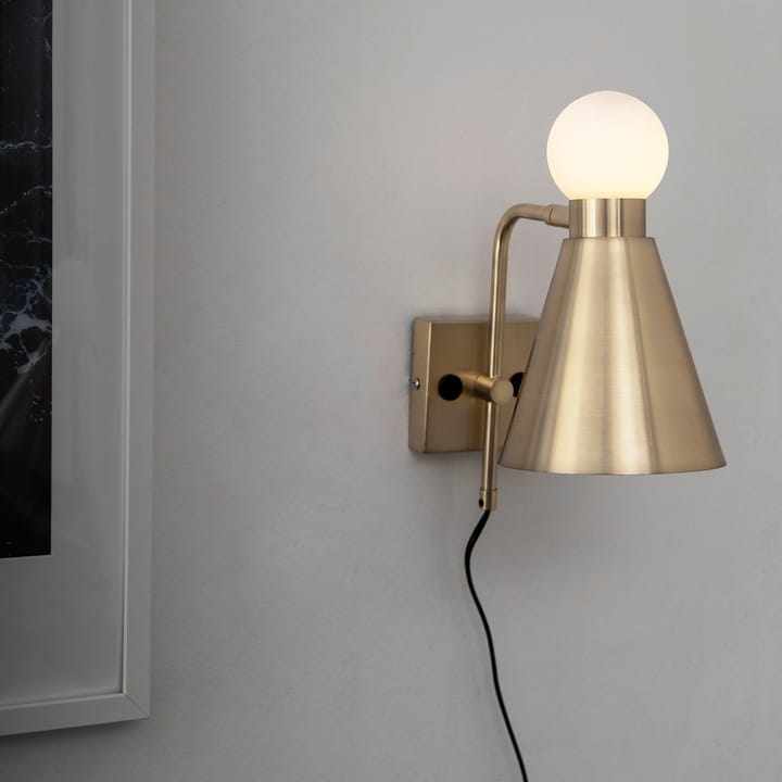 Lámpara de pared Ludo, latón cepillado Globen Lighting