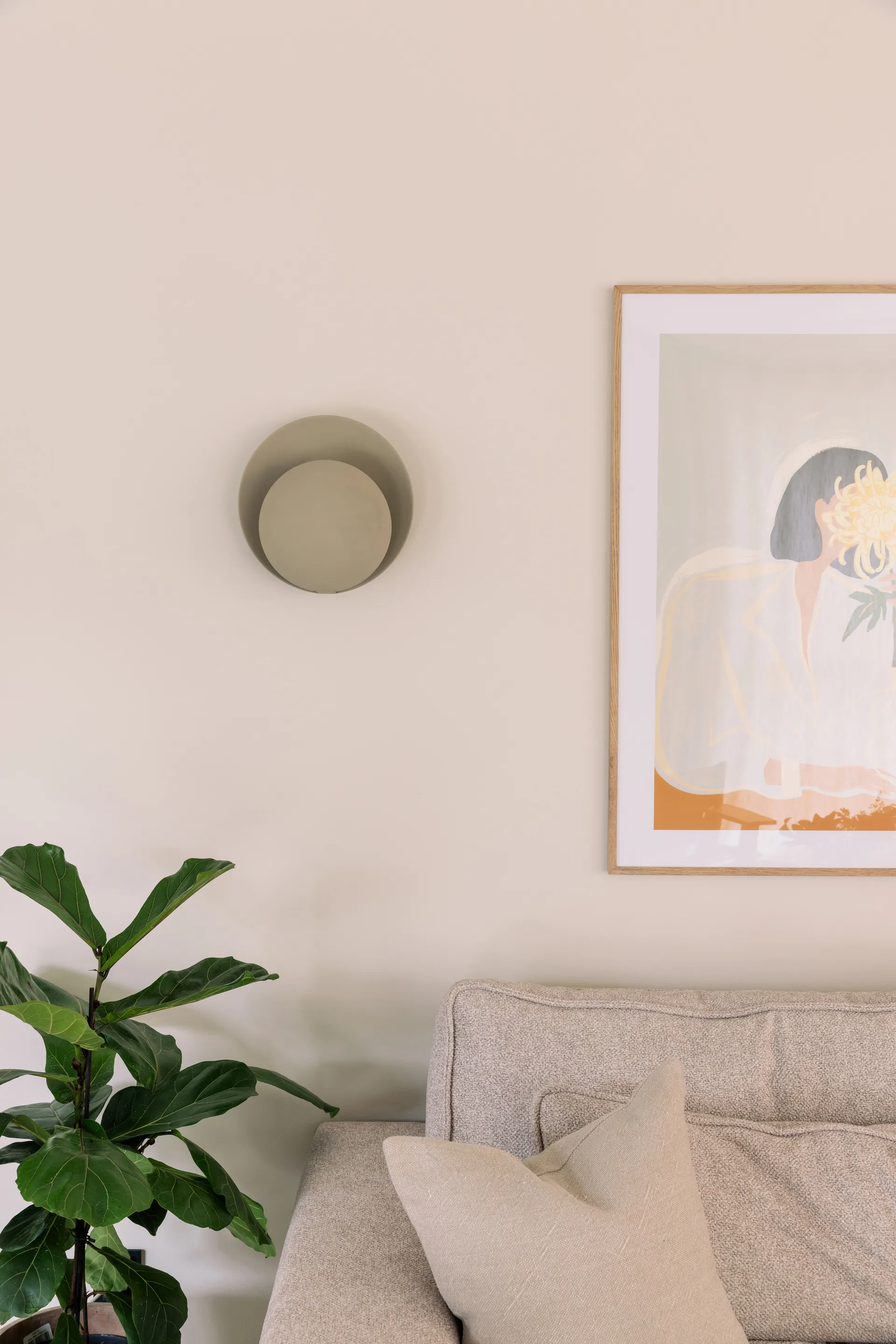 Lámpara de pared Orbit, Beige Globen Lighting