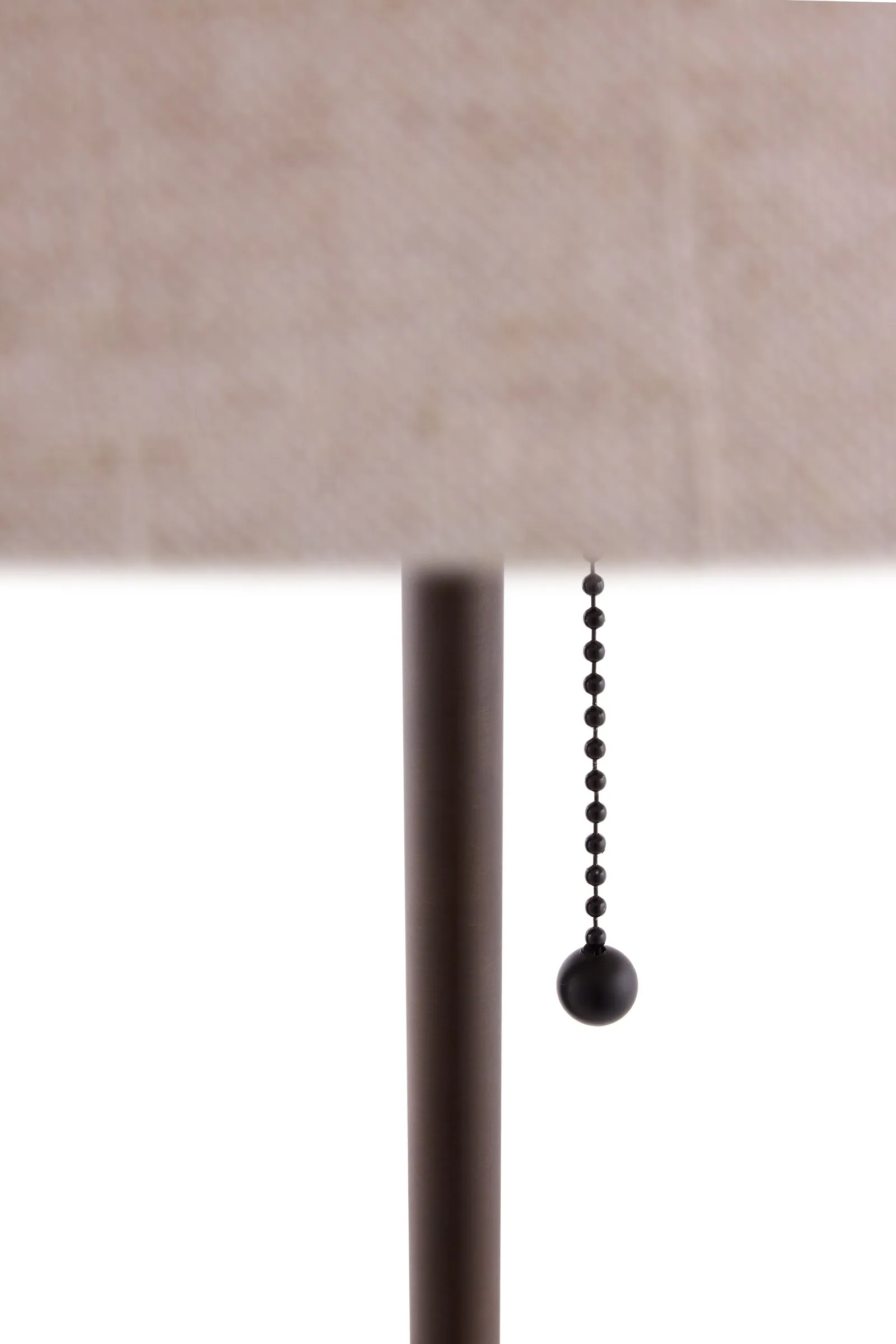 Lámpara de pie Bosco , Roble teñido en marrón Globen Lighting