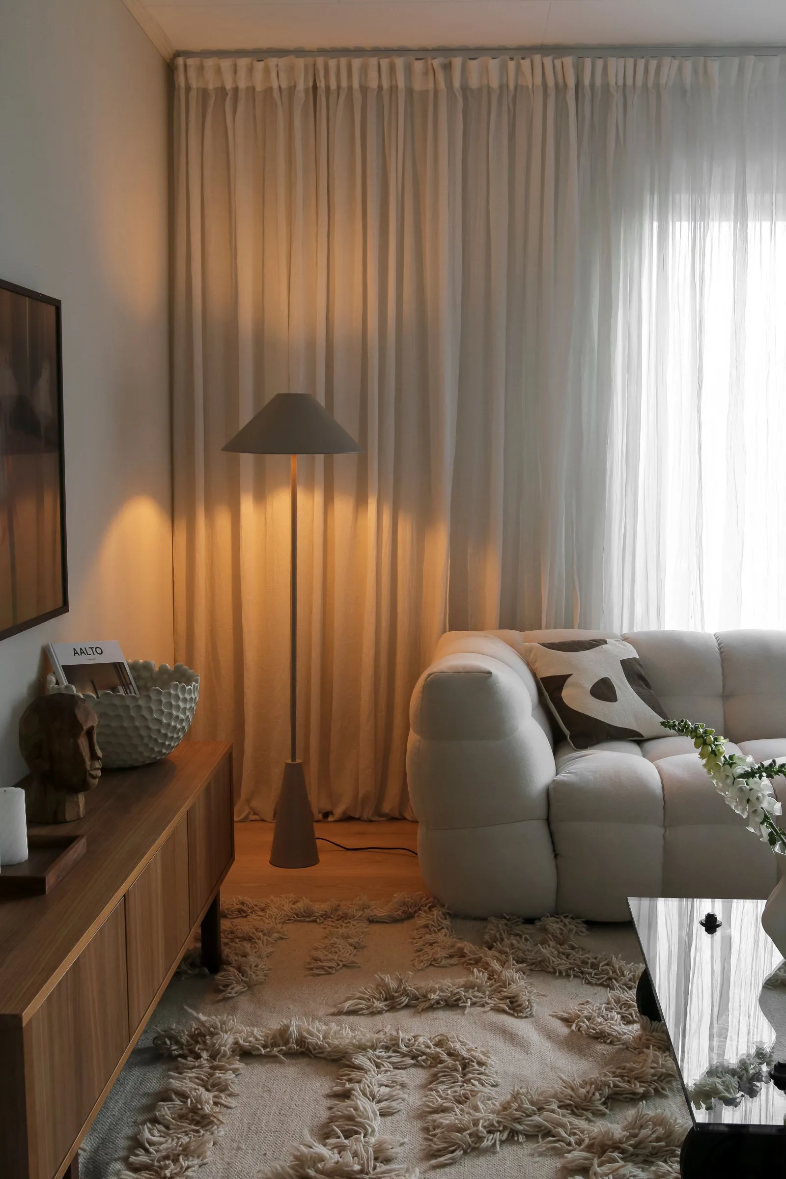 Lámpara de pie Cannes 140 cm, Mud Globen Lighting