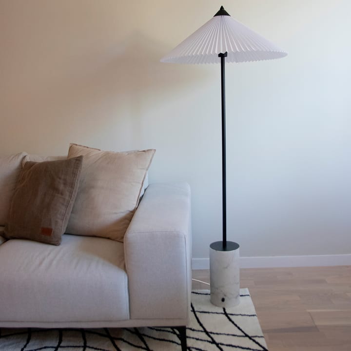 Lámpara de pie Matisse 150 cm, Negro-blanco Globen Lighting