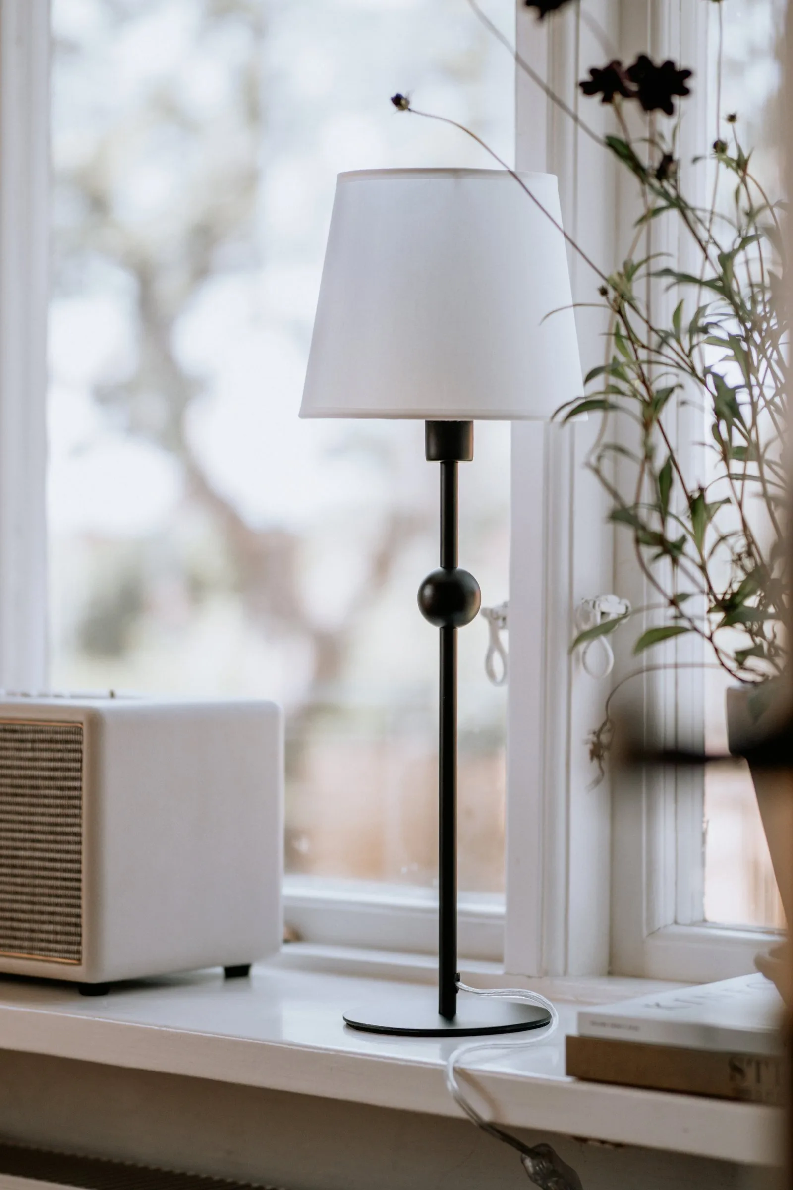 Pie de lámpara Astrid, negro Globen Lighting