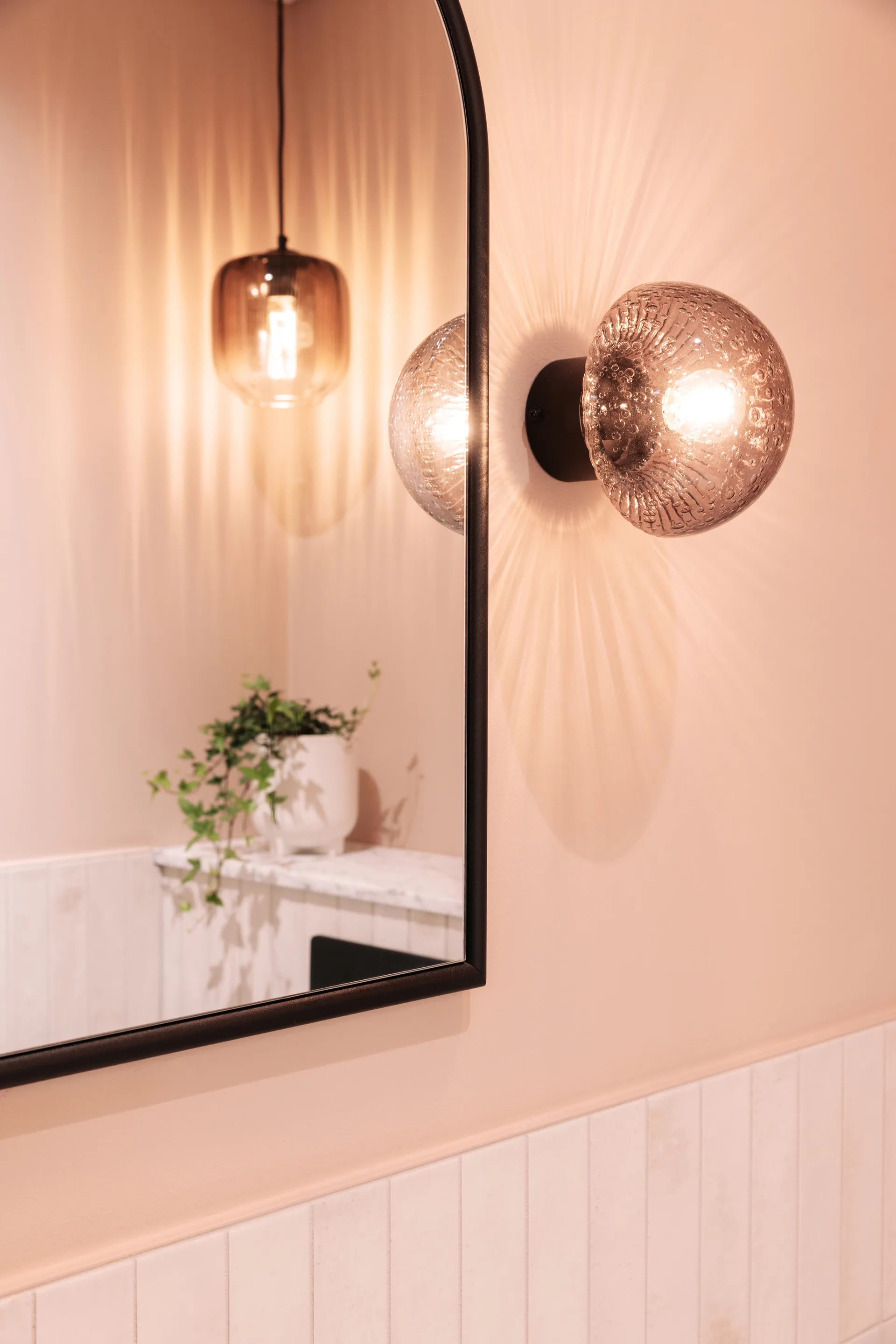 Plafón Fungo Ø16 cm, Ahumado-negro Globen Lighting