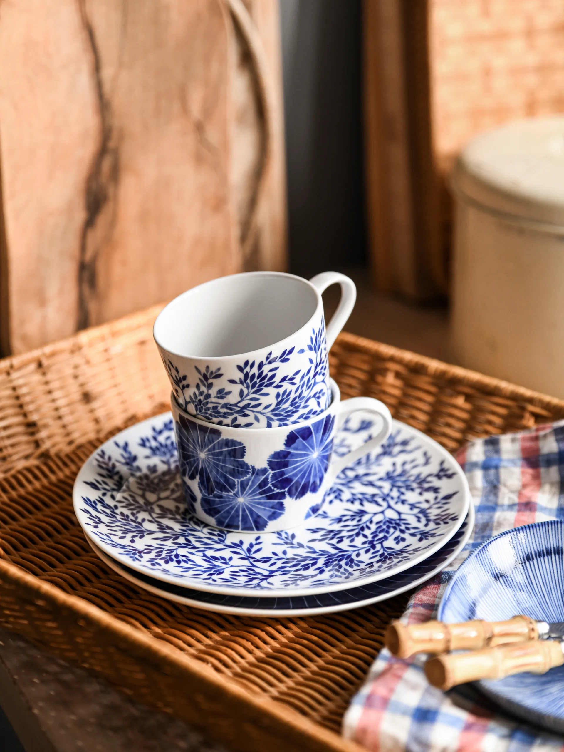 Plato de postre Botanica Myrten Ø21, Azul Götefors Porslin