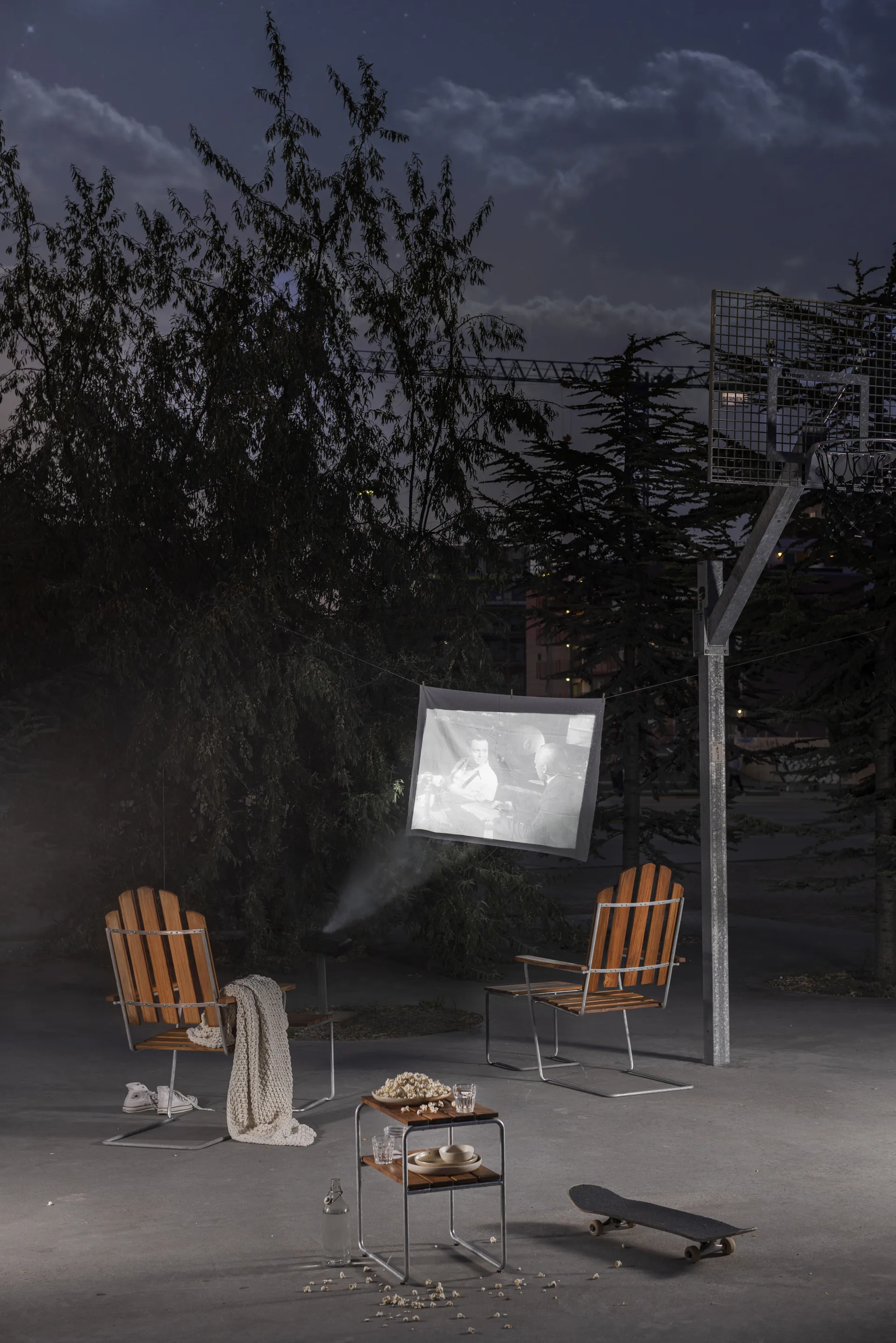 Mesa auxiliar Grythyttan, Teca-estructura galvanizada en caliente Grythyttan Stålmöbler