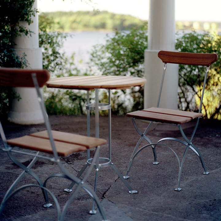 Mesa de tres patas Bryggeri, Teca-estructura galvanizada en caliente Grythyttan Stålmöbler
