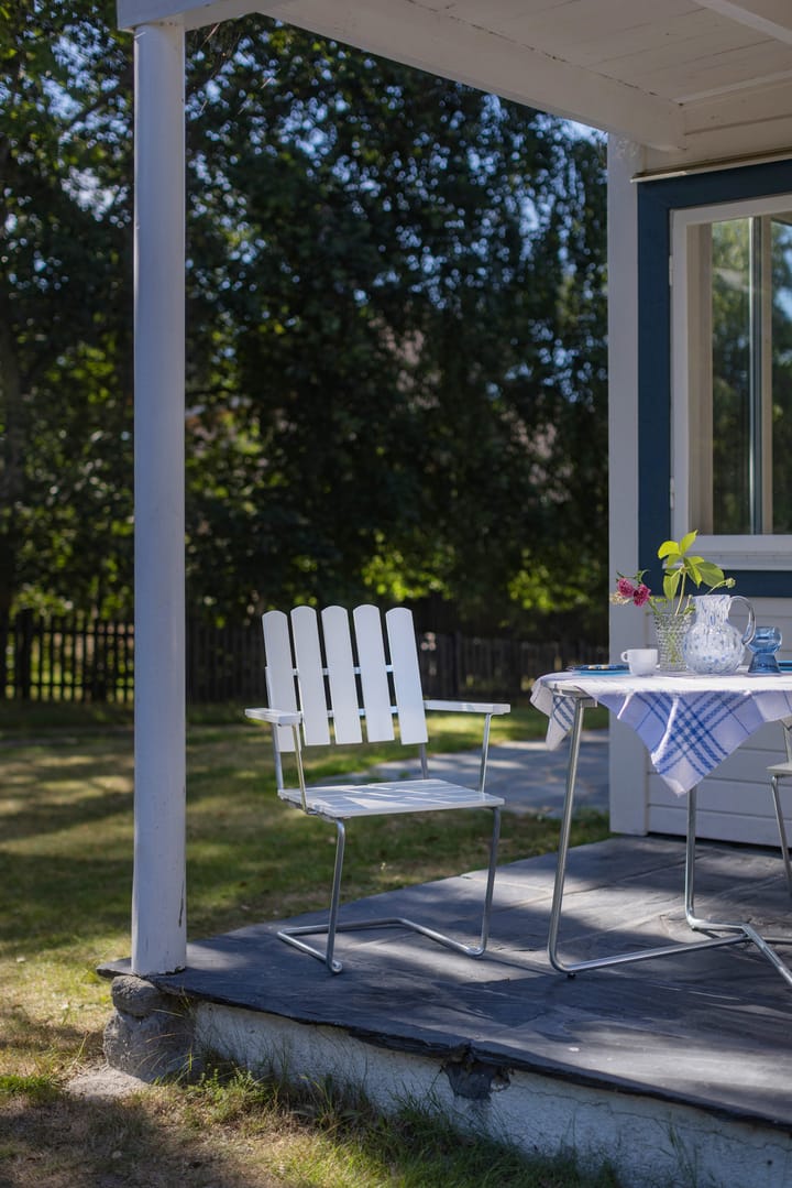 Sillón A2, Roble lacado blanco-galvanizado en caliente Grythyttan Stålmöbler