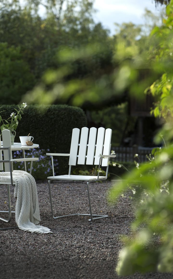 Sillón A2, Roble lacado blanco-galvanizado en caliente Grythyttan Stålmöbler