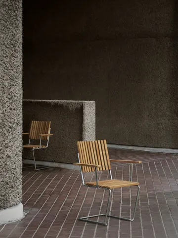 Sillón con reposabrazos Bovik  - Teca—estructura galvanizada en caliente - Grythyttan Stålmöbler
