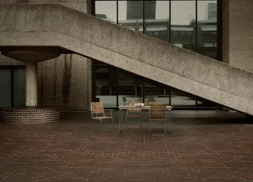 Sillón con reposabrazos Bovik  - Teca–estructura galvanizada en caliente - Grythyttan Stålmöbler