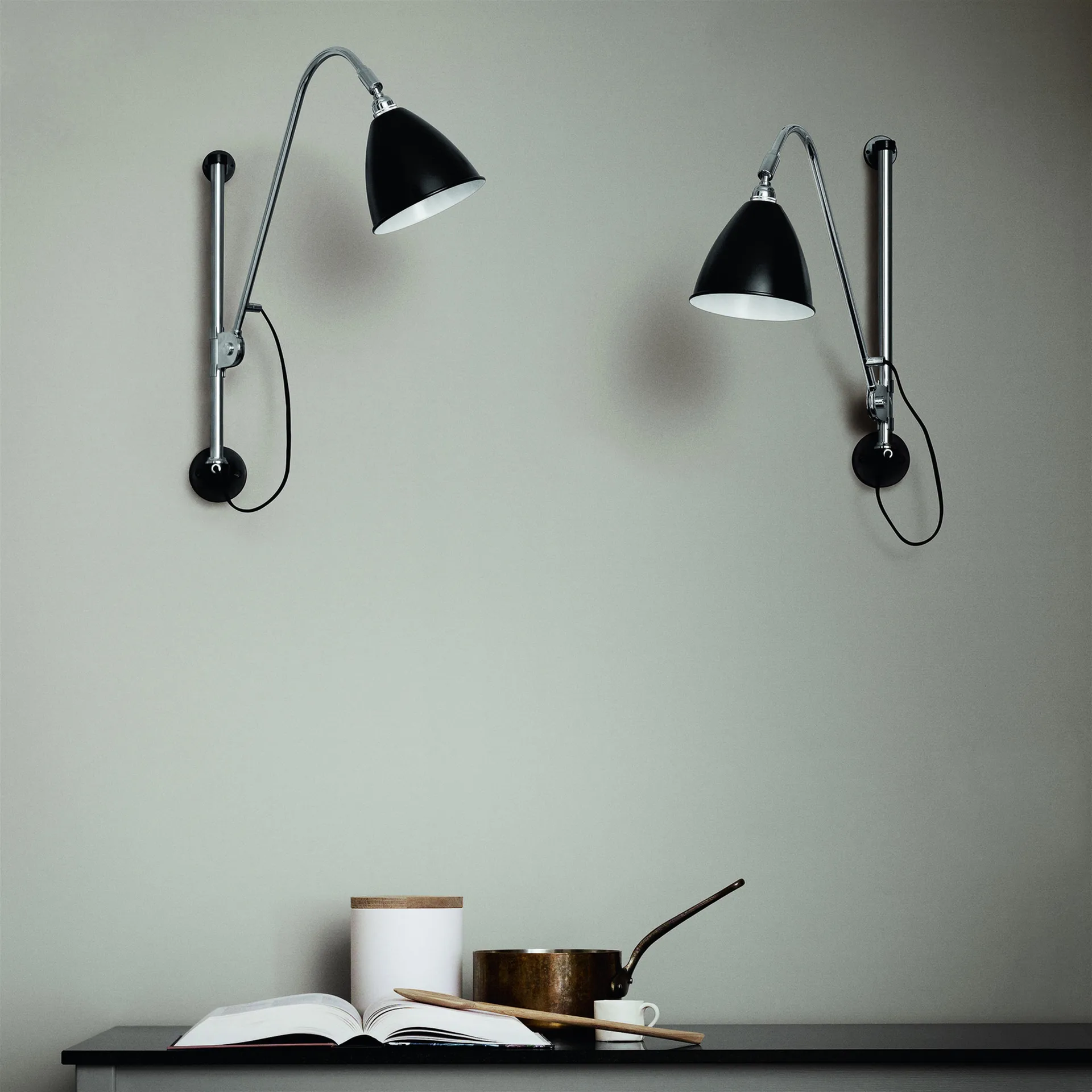 Aplique de pared Bestlite BL5, Negro-cromo GUBI