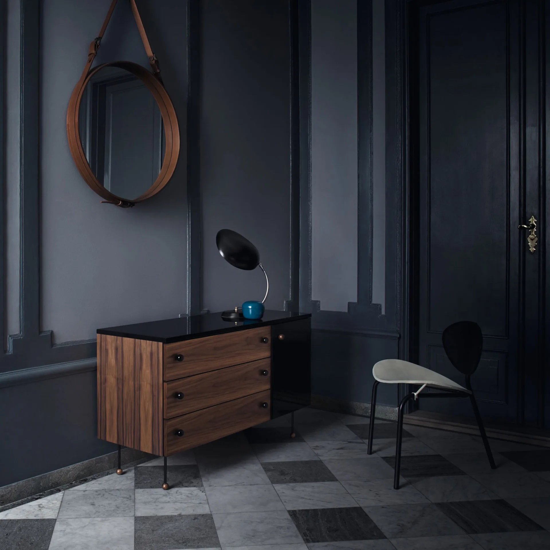 Cómoda 62 Dresser, American walnut, 6 cajones GUBI