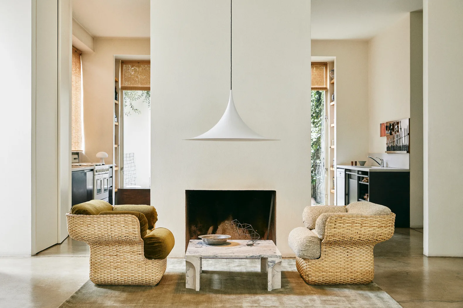 Lámpara colgante Semi Ø90, White semi matt GUBI