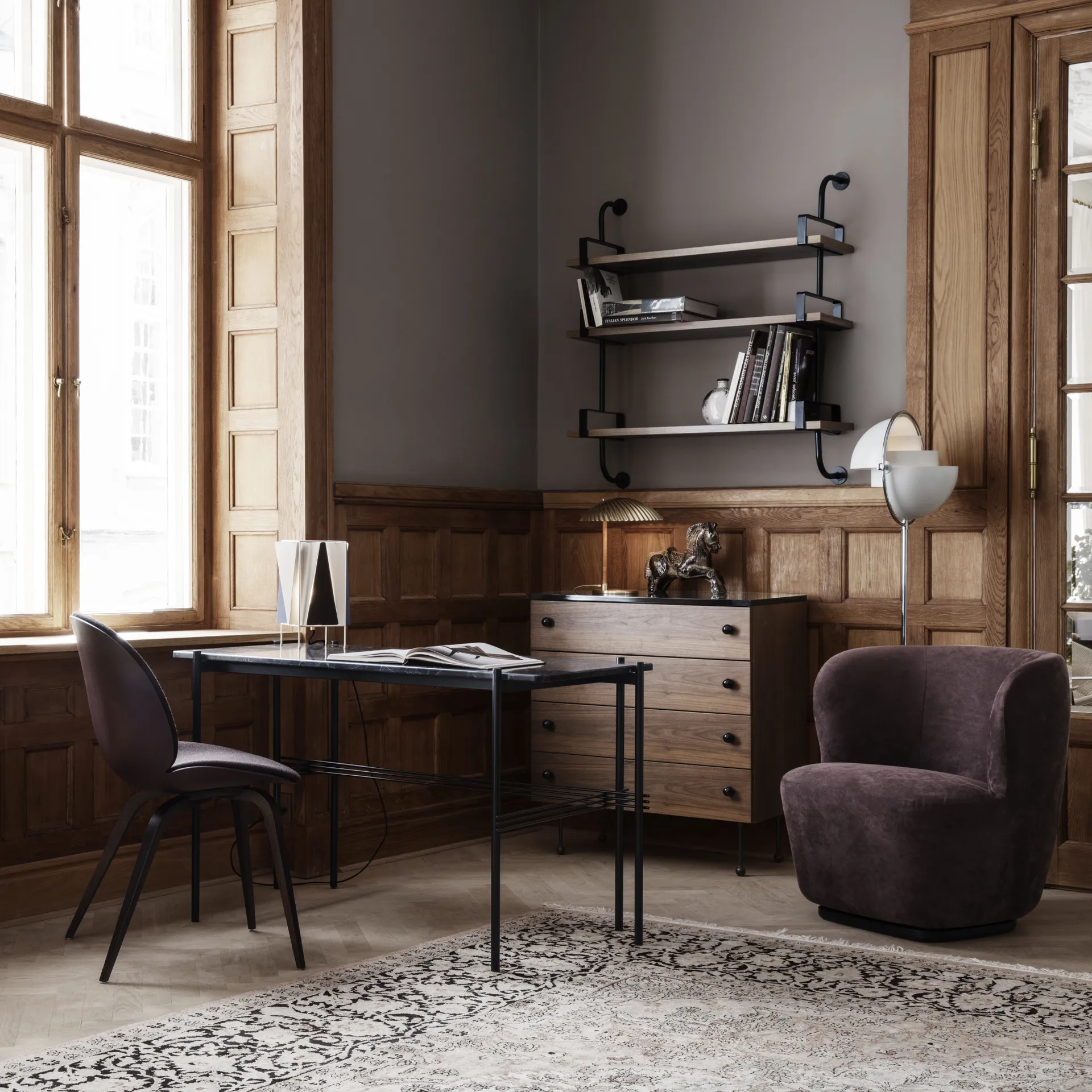 Lámpara de mesa 5321, latón GUBI