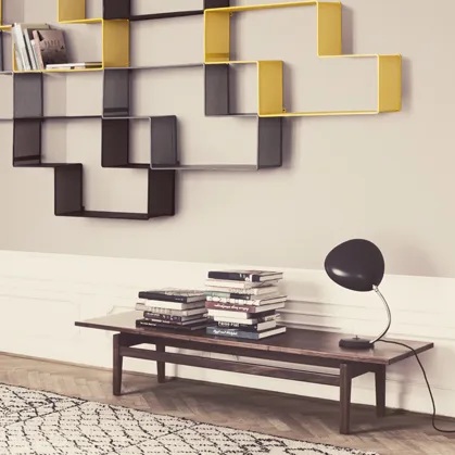 Lámpara de mesa Cobra, negro GUBI