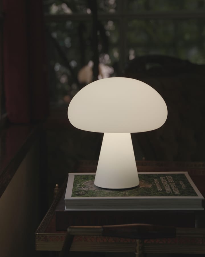 Lámpara de mesa Obello, vidrio pavonado GUBI