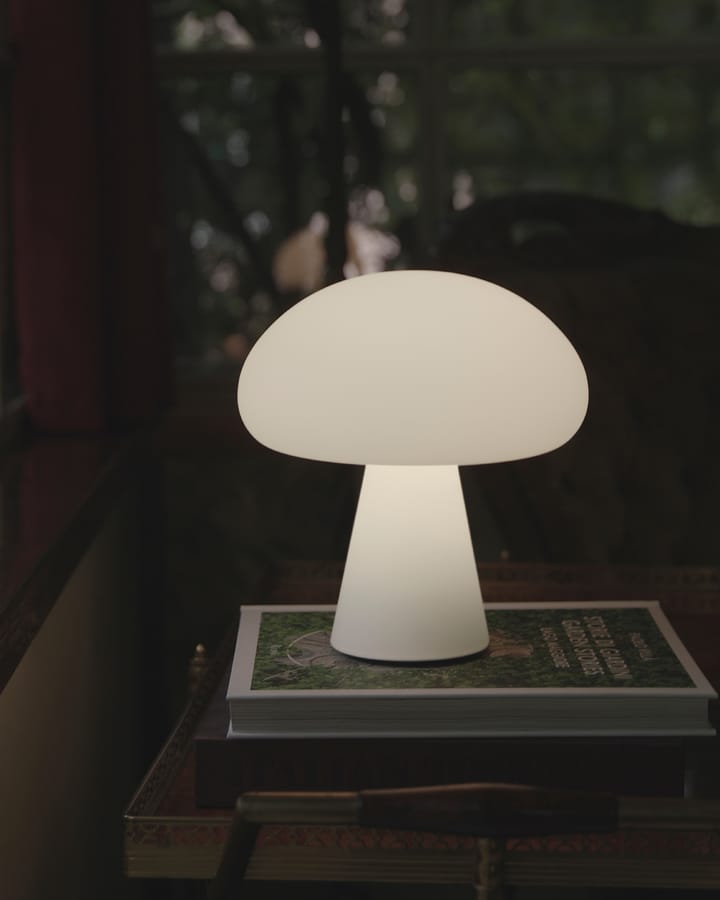 Lámpara de mesa Obello - vidrio pavonado - GUBI