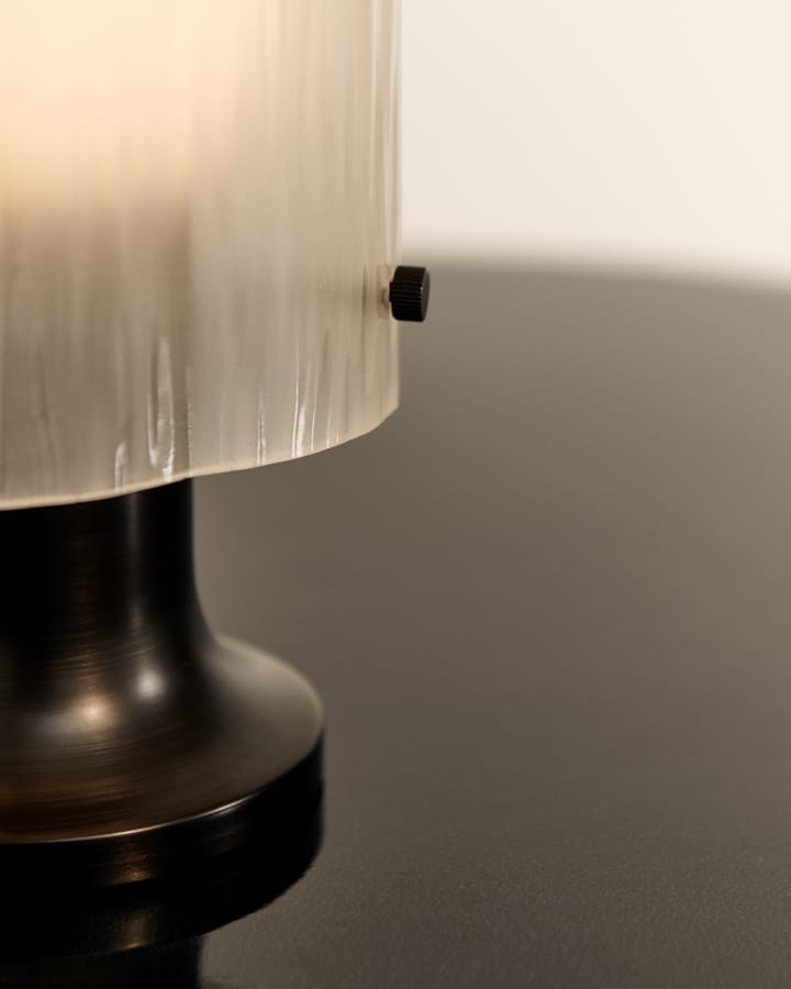 Lámpara de mesa Seine Portable Lamp, Antique brass-white GUBI