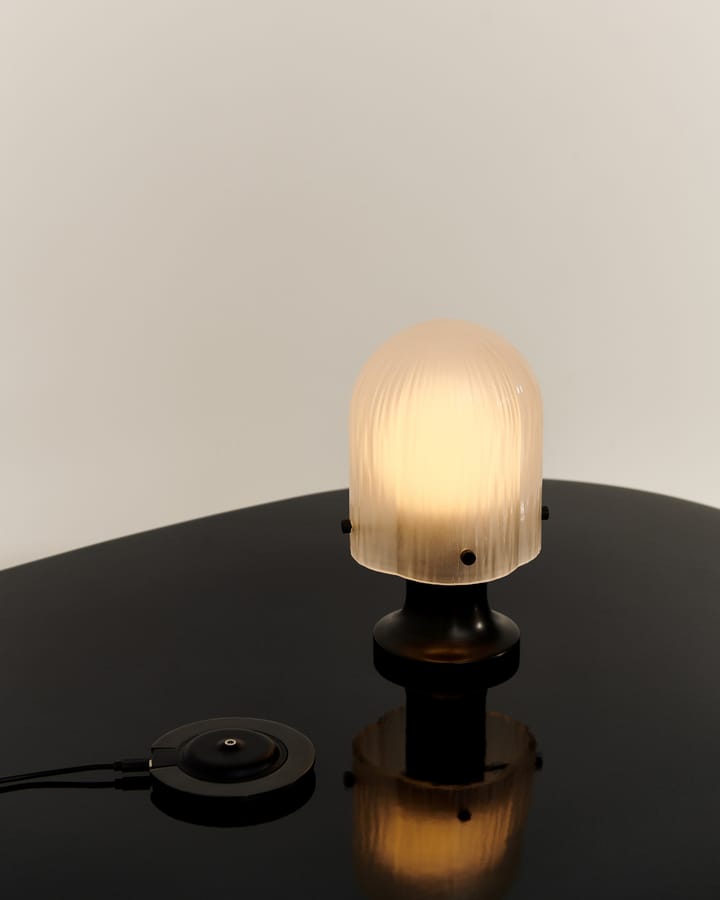 Lámpara de mesa Seine Portable Lamp - Antique brass-white - GUBI