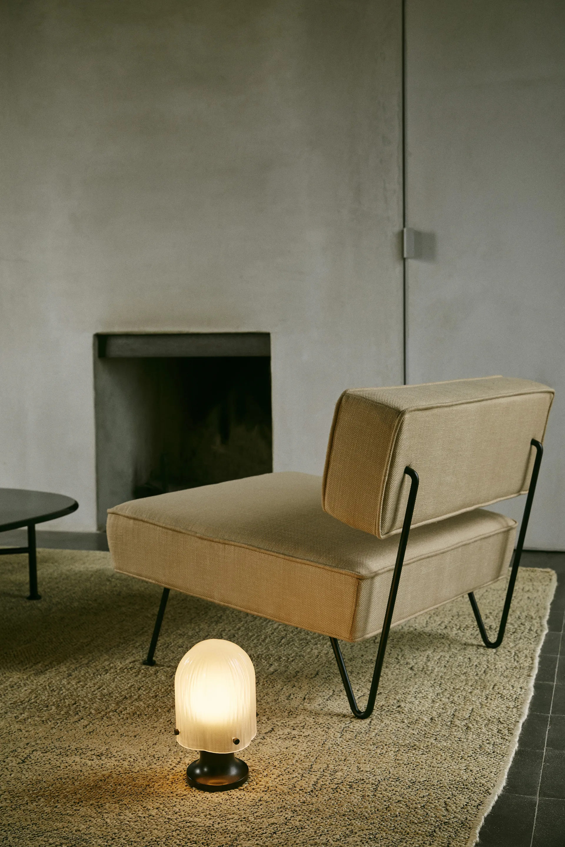 Lámpara de mesa Seine Portable Lamp, Antique brass-white GUBI