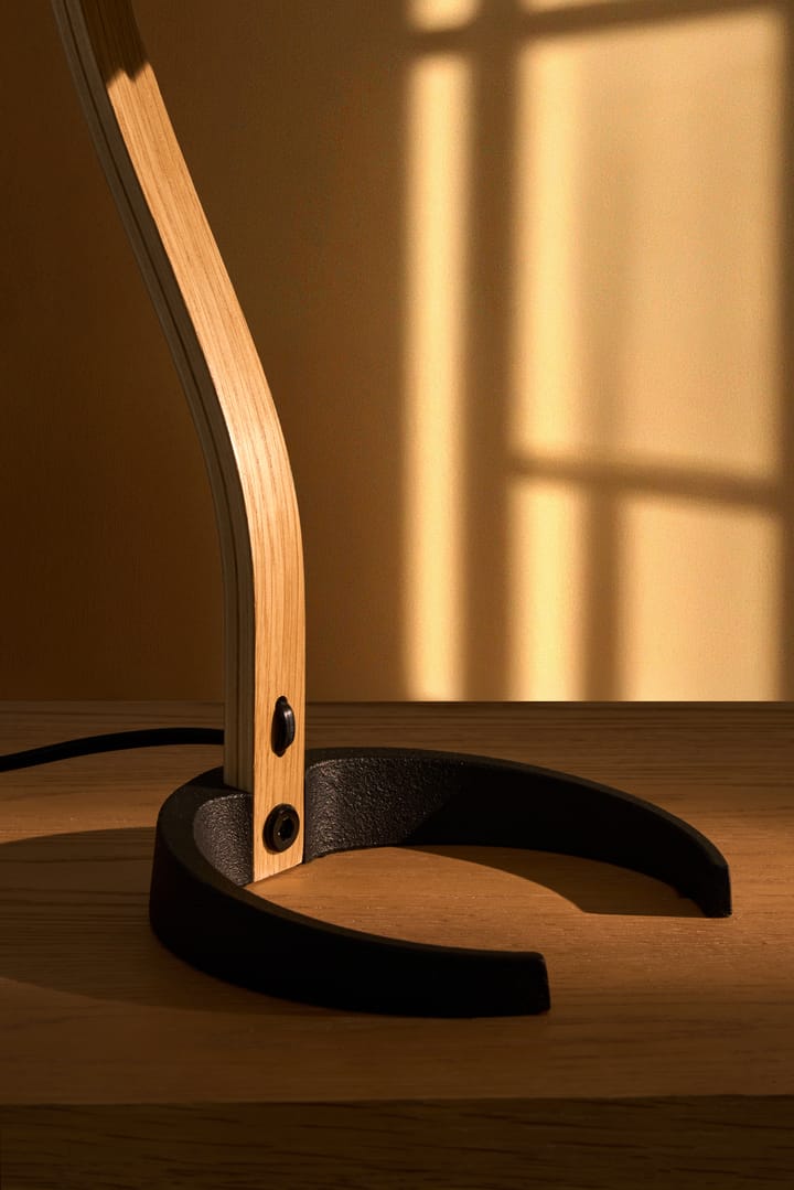 Lámpara de mesa Timberline, Oak-birch-white GUBI