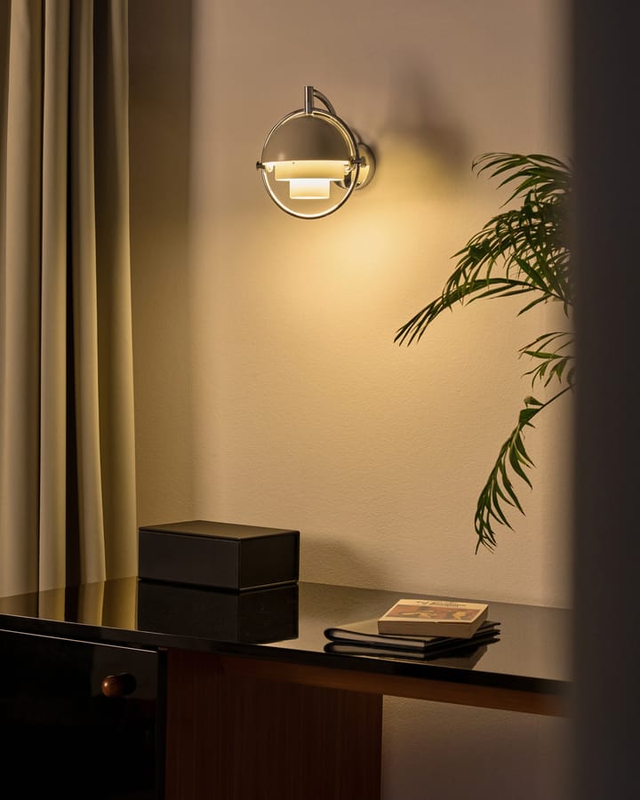 Lámpara de pared Multi-Lite, Blanco-cromo GUBI