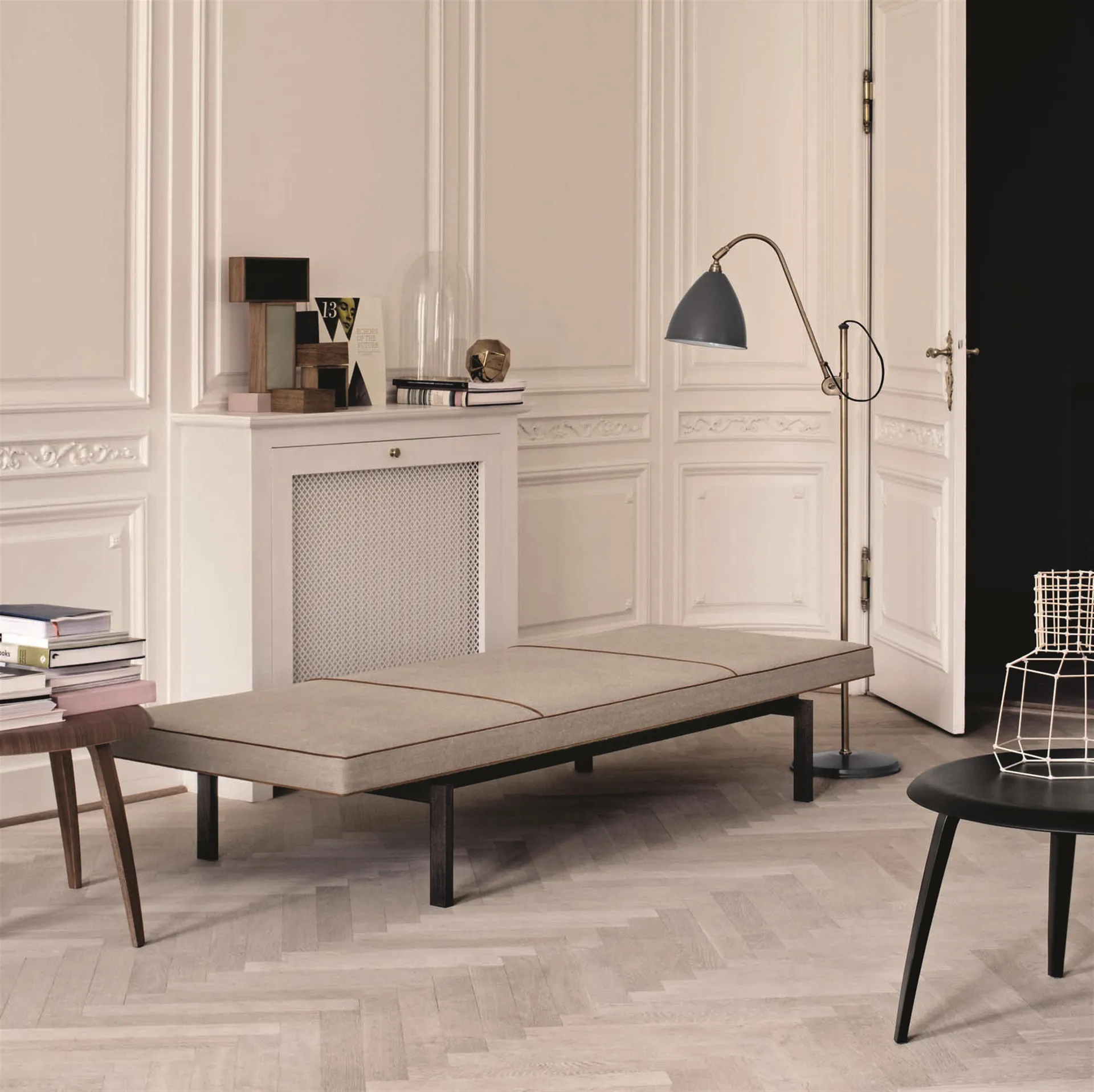 Lámpara de pie Bestlite BL3M, gris-latón GUBI