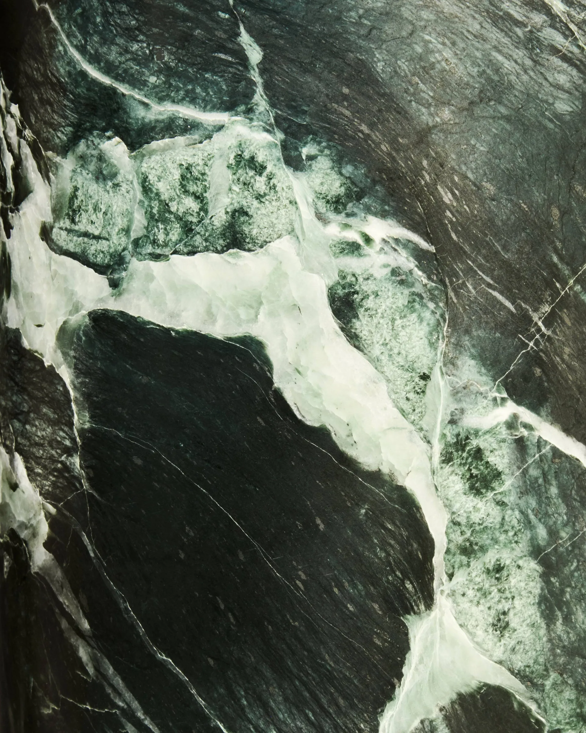 Lámpara de pie Gravity, Emerald marble-white GUBI
