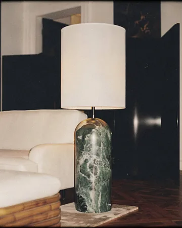 Lámpara de pie Gravity XL - Emerald marble-white - GUBI