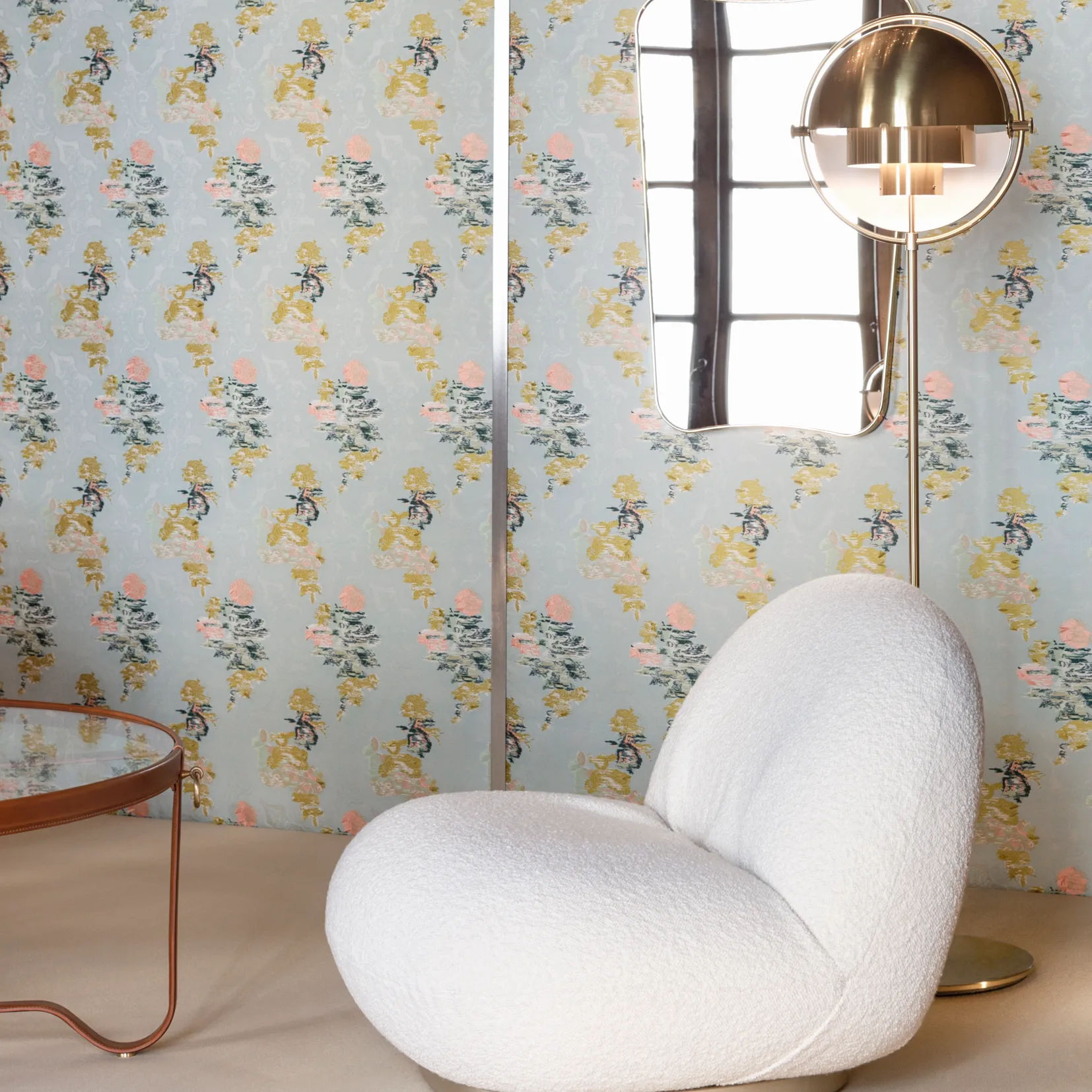 Lámpara de pie Multi-Lite, latón-latón GUBI