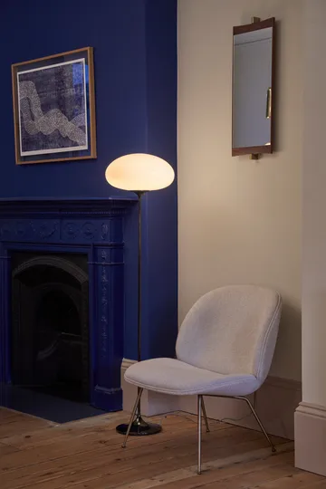 Lámpara de pie Stemlite - Cromo negro-vidrio opal, 110 cm - GUBI