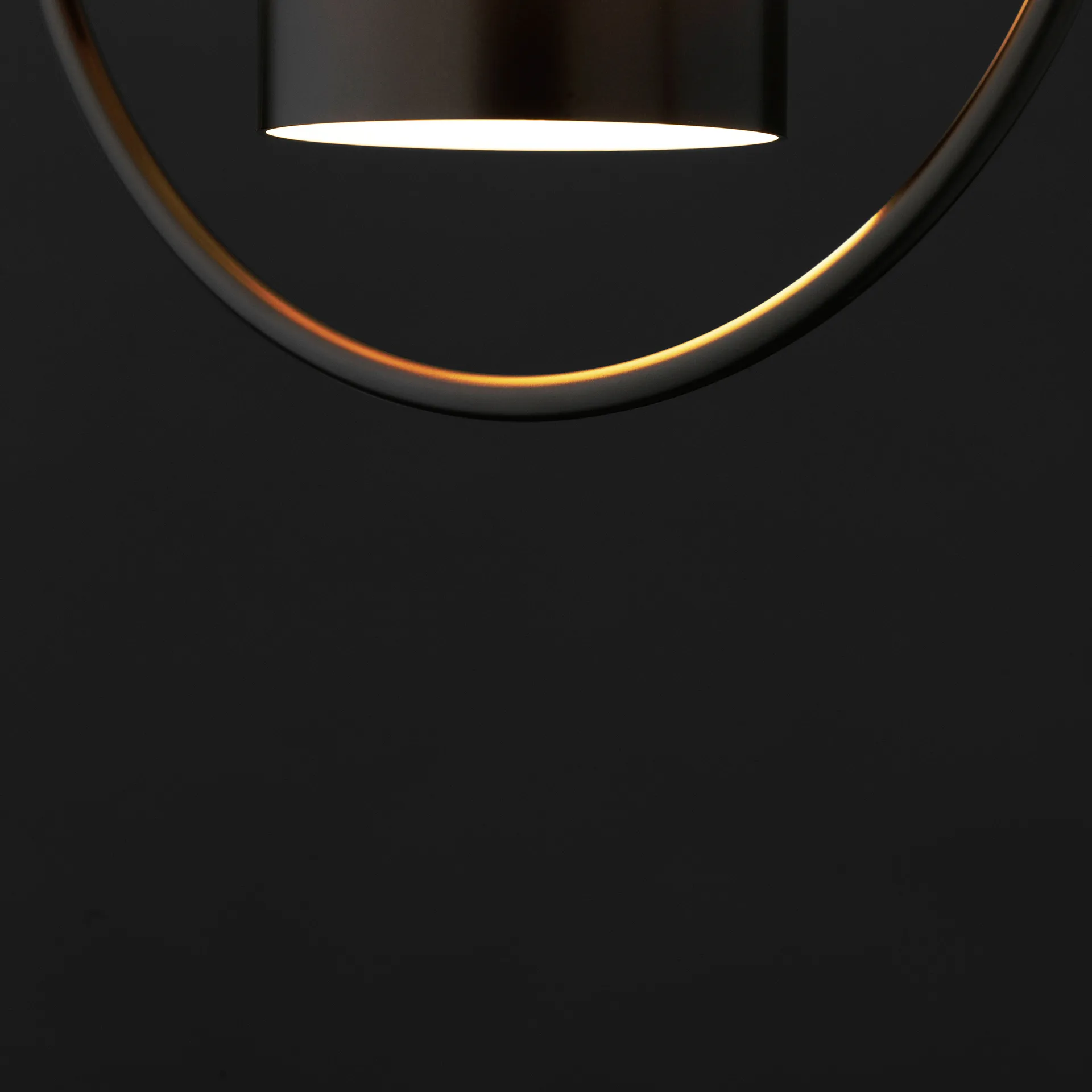 Lámpara de techo Multi-Lite small, latón antiguo GUBI