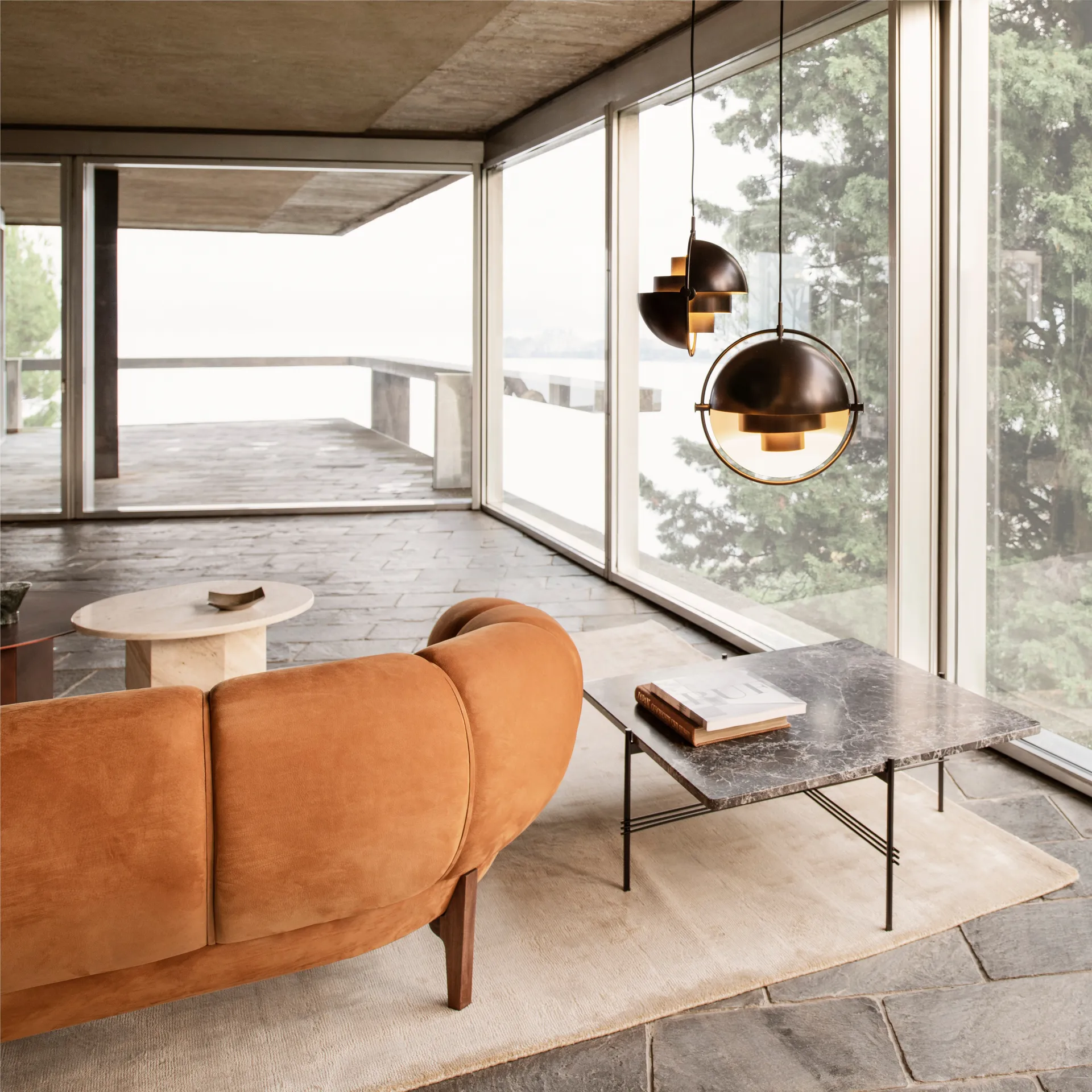 Lámpara de techo Multi-Lite small, latón antiguo GUBI