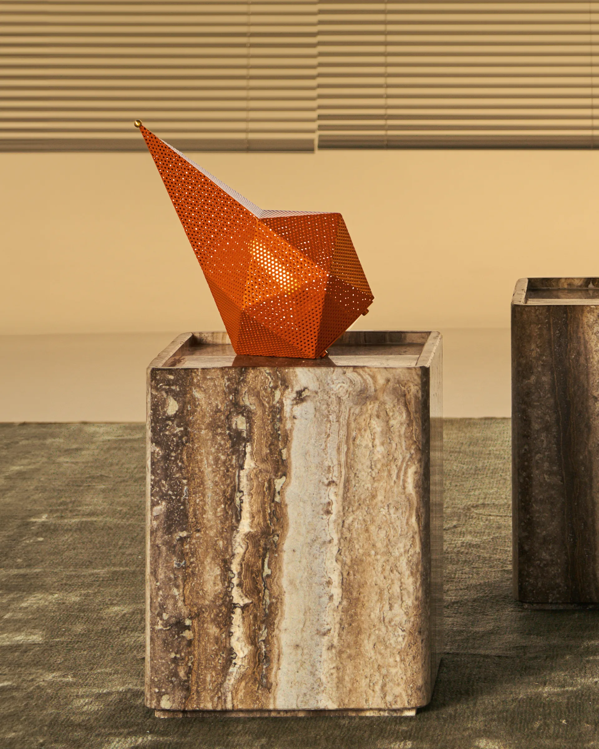 Lámpara portátil Bagdad, International orange GUBI