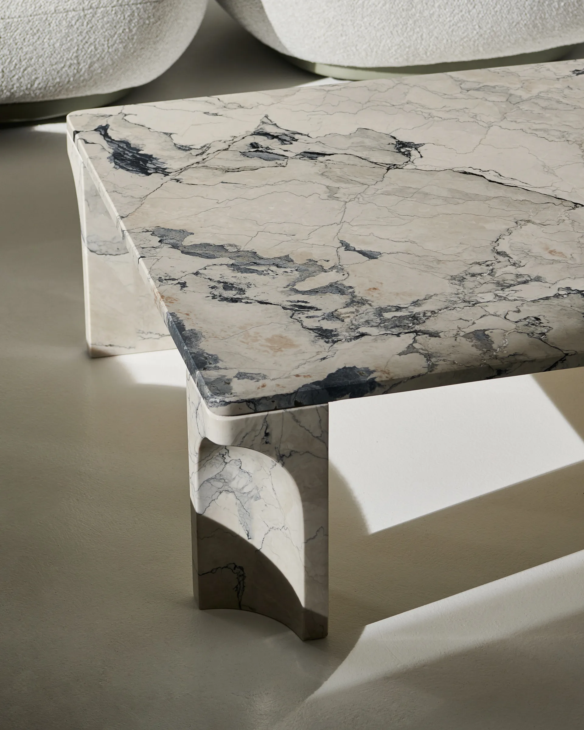Mesa de centro Doric 80x140 cm, Electric grey GUBI